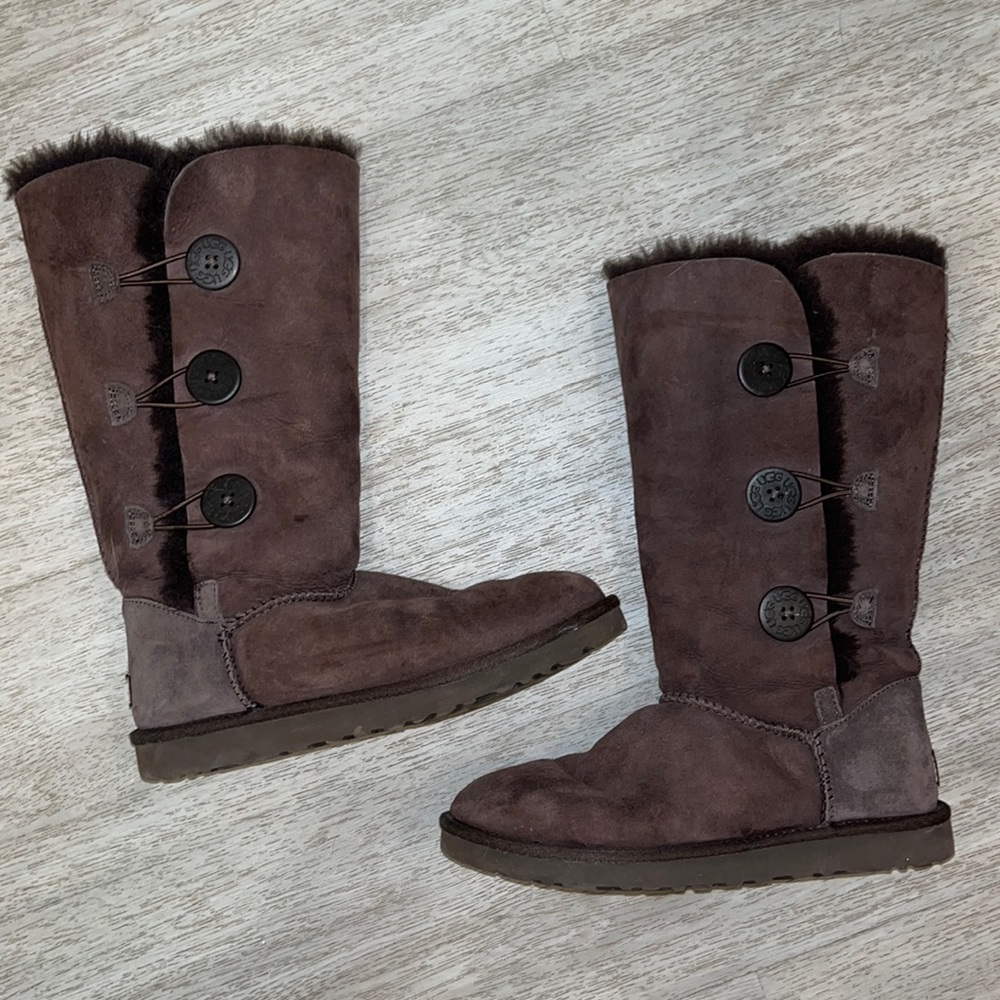 UGG BAILEY BUTTON TRIPLET II BOOT